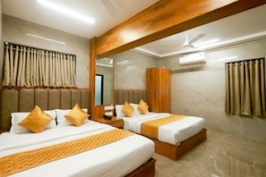 Deluxe-Vierbettzimmer | Hochwertige Bettwaren, kostenloses WLAN, Bettwäsche