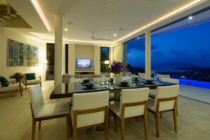4-Bedroom Pool Villa  | In-room dining - The Ridge Villa 8 Four Bedrooms (Koh Samui)