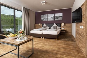 Chambre Double Confort, accessible aux personnes à mobilité réduite, non-fumeurs | Bureau, chambres insonorisées, lits bébé (en supplément), Wi-Fi gratuit