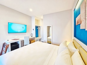 In-room safe, desk, free WiFi, bed sheets - Hotel L'Approdo (Porto Azzurro)