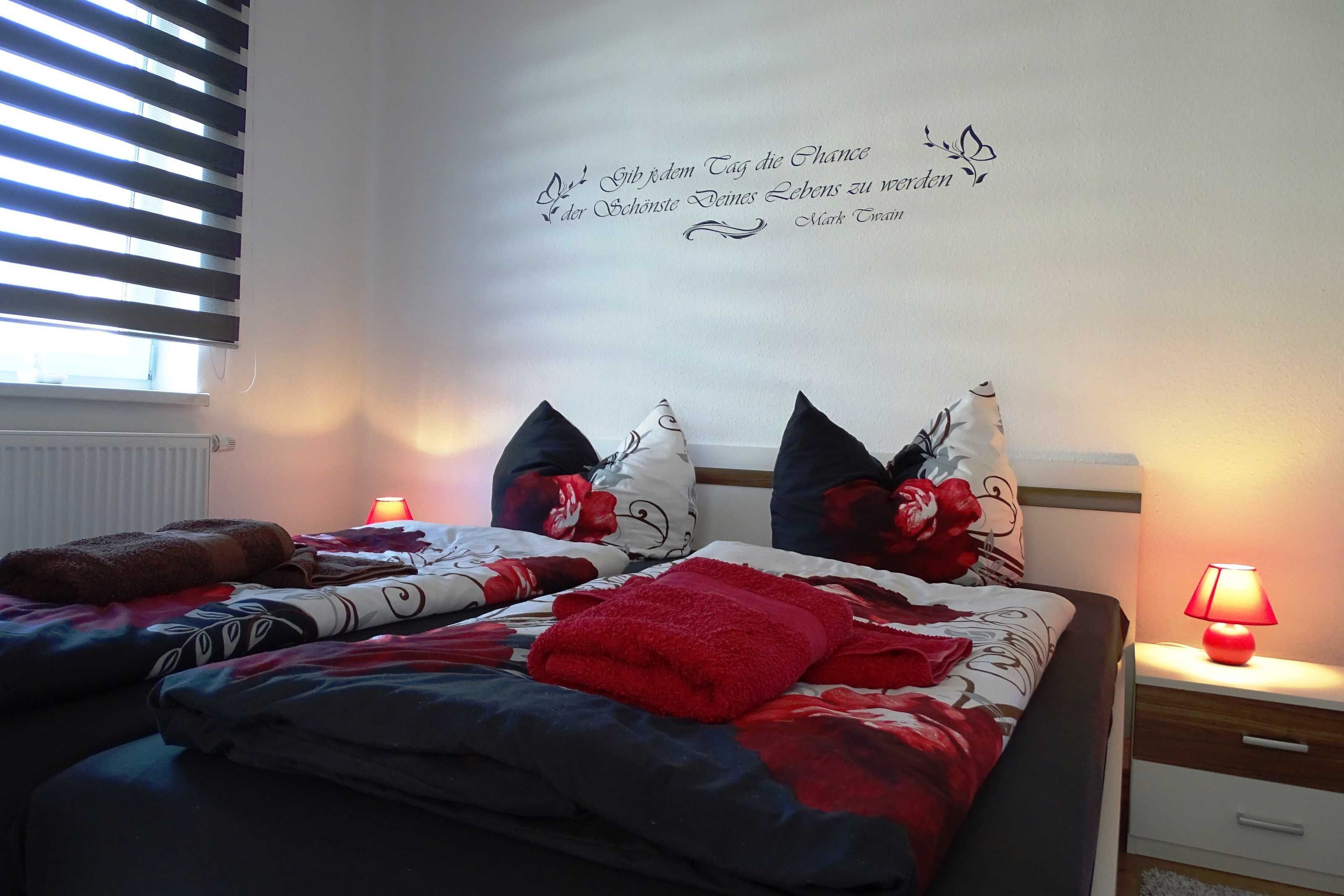 1 bedroom, bed sheets