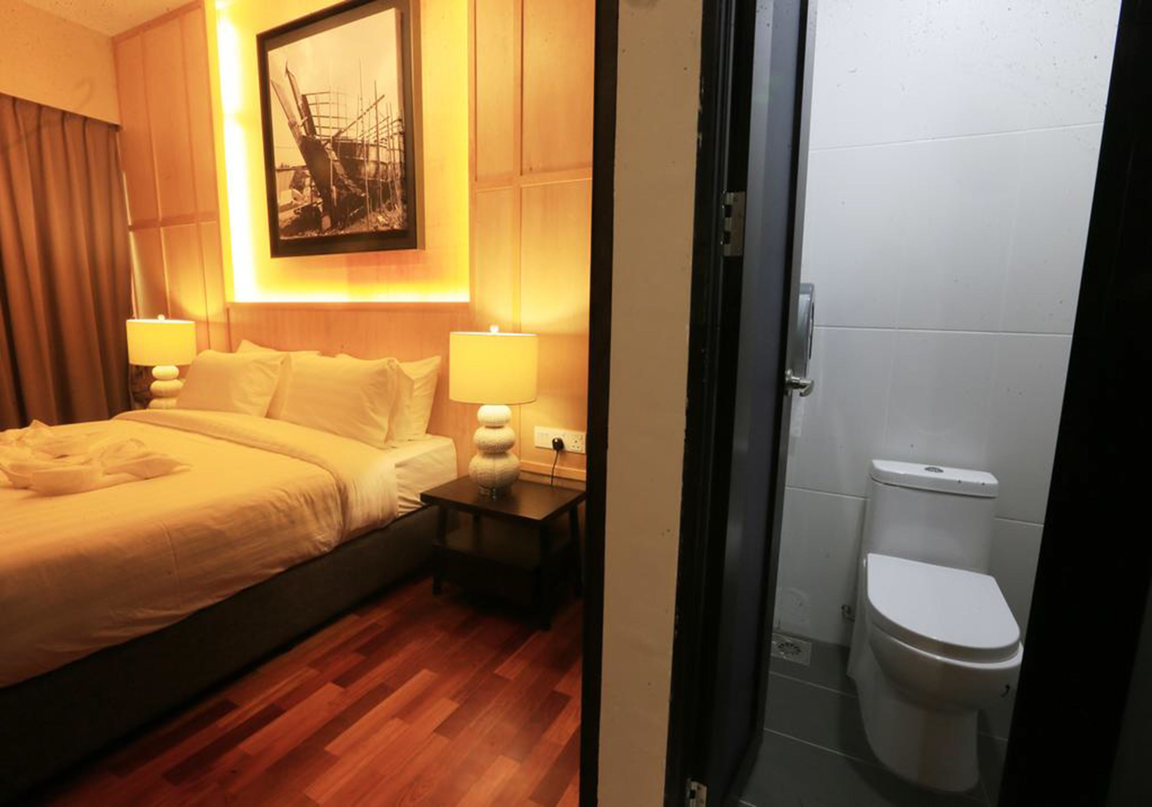 junior suite | desk, iron/ironing board, free wifi, bed sheets