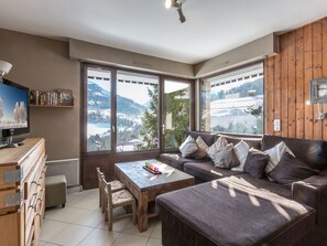 Flat-screen TV - 3*** Quiet Apartment with Pets Allowed and Parking, Near Slopes in La Clusaz (La Clusaz)