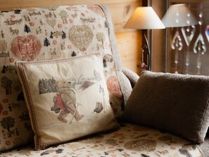 Unclassified image, 4 of 10, button