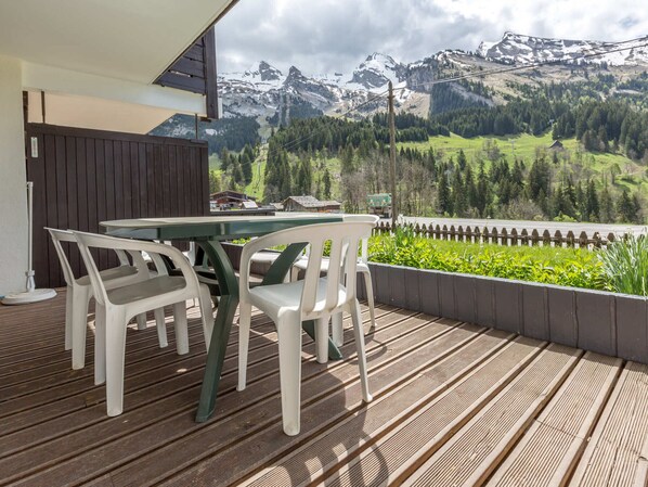 Outdoor dining - 3* Apartment, 6 guests, near slopes, pets allowed (La Clusaz)