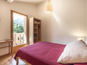 3 bedrooms, free WiFi, bed sheets