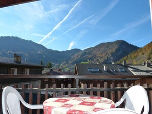 Outdoor dining - Cozy 3-room apartment, pets allowed, near slopes (La Clusaz)