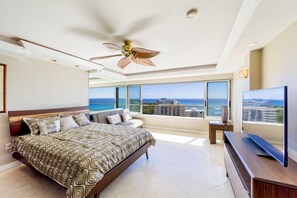 1 dormitorio, tabla de planchar con plancha, wifi y ropa de cama