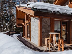 Outdoor dining - 5★ Chalet in La Clusaz, 12 people, south terrace, shuttle 100m (La Clusaz)