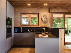 Fridge, microwave, oven, dishwasher - 5★ Chalet in La Clusaz, 12 people, south terrace, shuttle 100m (La Clusaz)