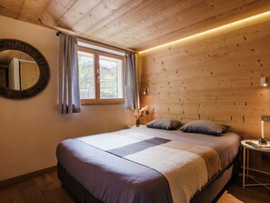 7 bedrooms, free WiFi, bed sheets