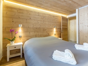 6 bedrooms, free WiFi, bed sheets