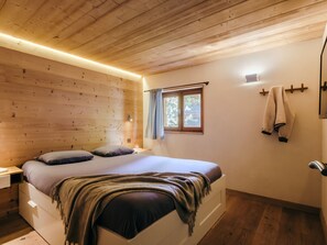 7 bedrooms, free WiFi, bed sheets - Chalet 4★, 15 guests, La Clusaz, sauna, village center, 7 bedrooms (La Clusaz)
