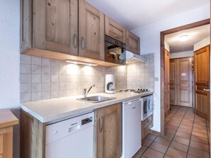 Fridge, microwave, dishwasher, coffee/tea maker