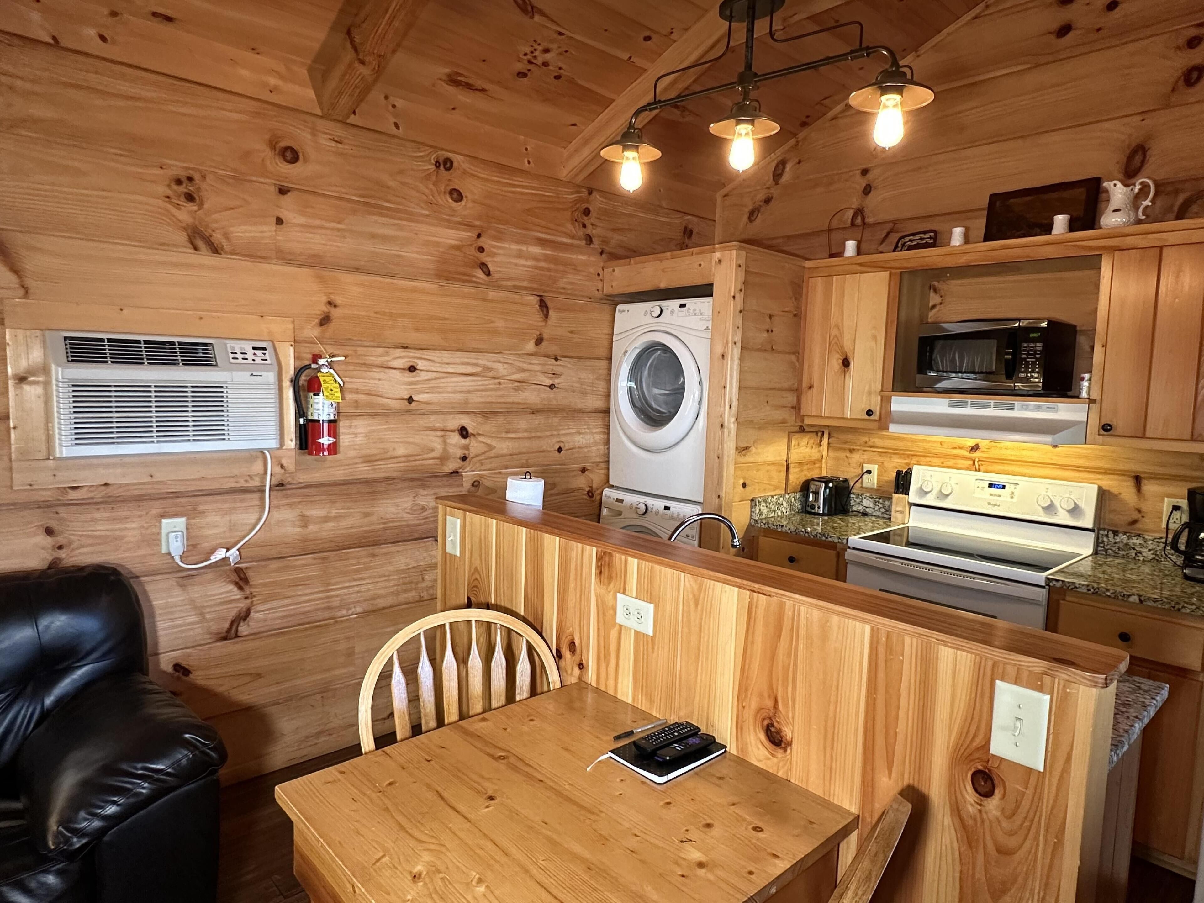 Get N Luckey,-  Private, with Hot Tub, Fireplace, Romantic, View, Free WiFi