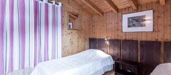 Chalet for 10 people, near slopes, with fireplace and garage, pets allowed