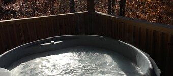 “Lovey Dovey: Your Romantic Asheville Cabin Escape”