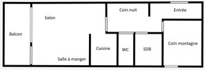 A hotel layout with a balcony, salon, coin room, entry, coin storage, kitchen, WC, and ensuite bathroom. - Studio with balcony, pets allowed, near slopes and shops (La Clusaz)