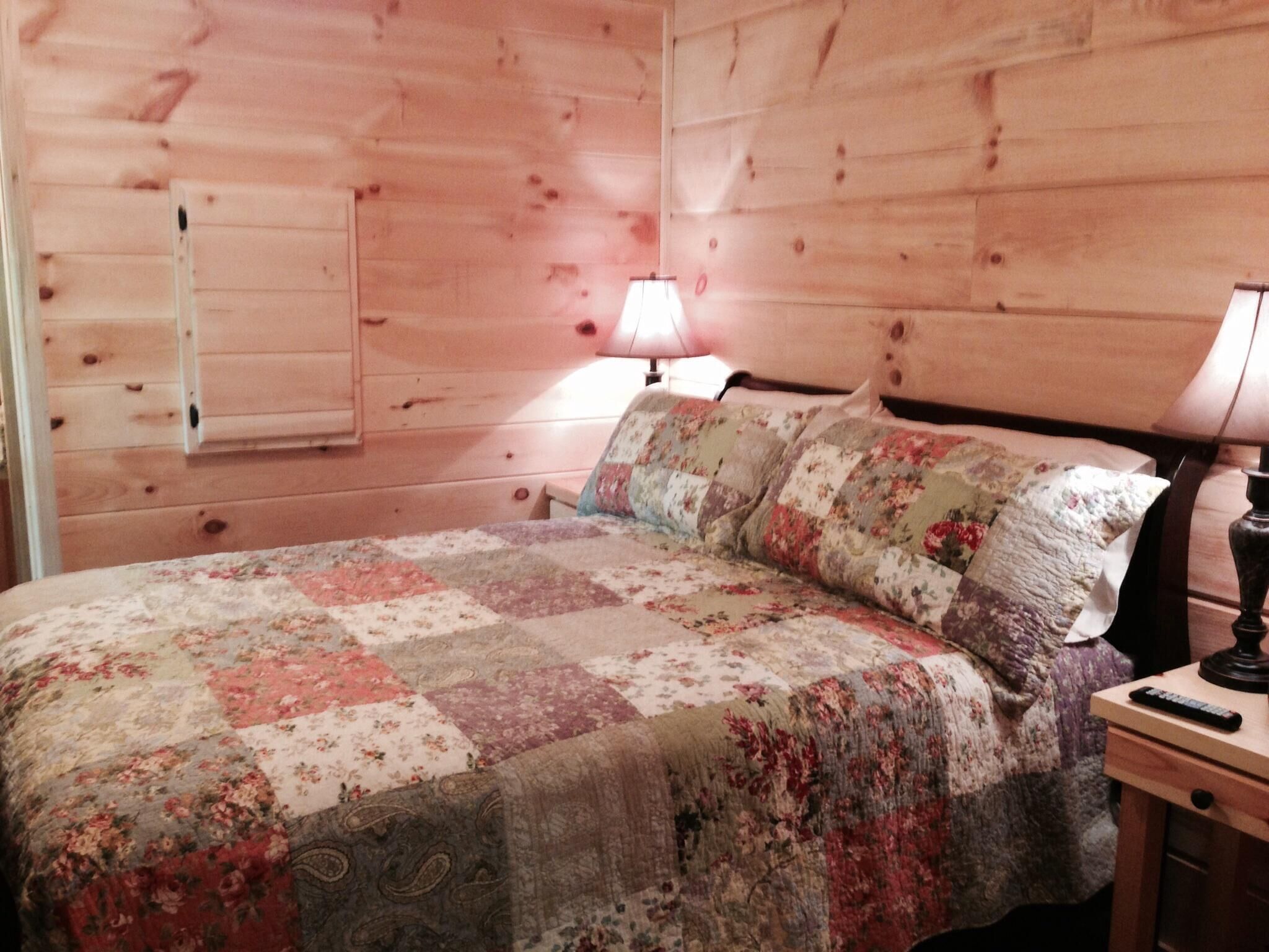 Flirtin Around with your sweetie! - Hot Tub, WiFi, Privacy, Mountain Fun