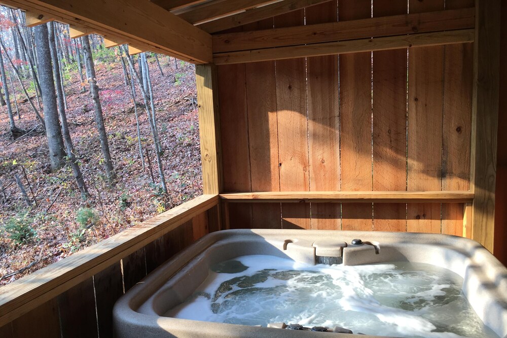 Flirtin Around with your sweetie! - Hot Tub, WiFi, Privacy, Mountain Fun