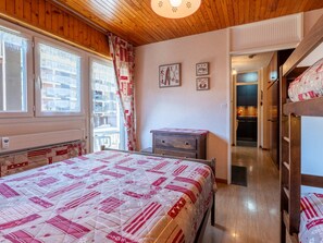 1 bedroom, bed sheets - 3* Apartment in La Clusaz, 5 guests, parking (La Clusaz)