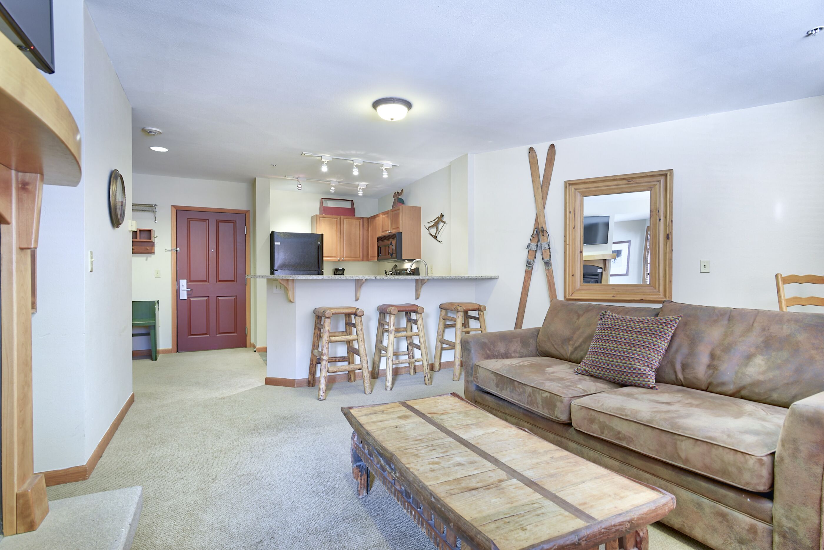 Ski In / Ski Out OVERSIZED condo RIGHT at the base. Access to hot tub