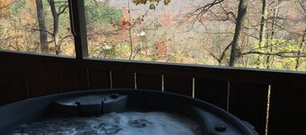 Escape to Nice & Knotty—A Romantic Cabin.