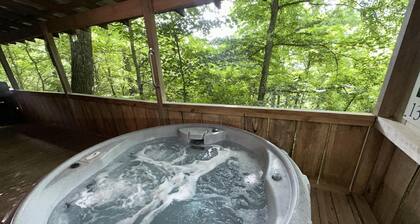 Escape to Nice & Knotty—A Romantic Cabin.