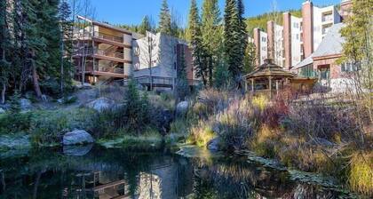 Cozy Mountain Escape for families. With ski in/ski out, pool & hot tub access
