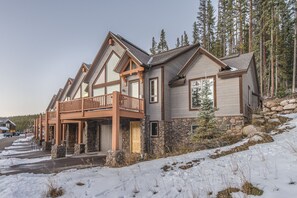 Exterior - Stunning townhome. Few minutes from Winter Park Ski Resort and Town of WP (Winter Park)