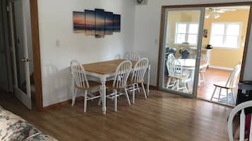 Smart TV, DVD player, books, offices