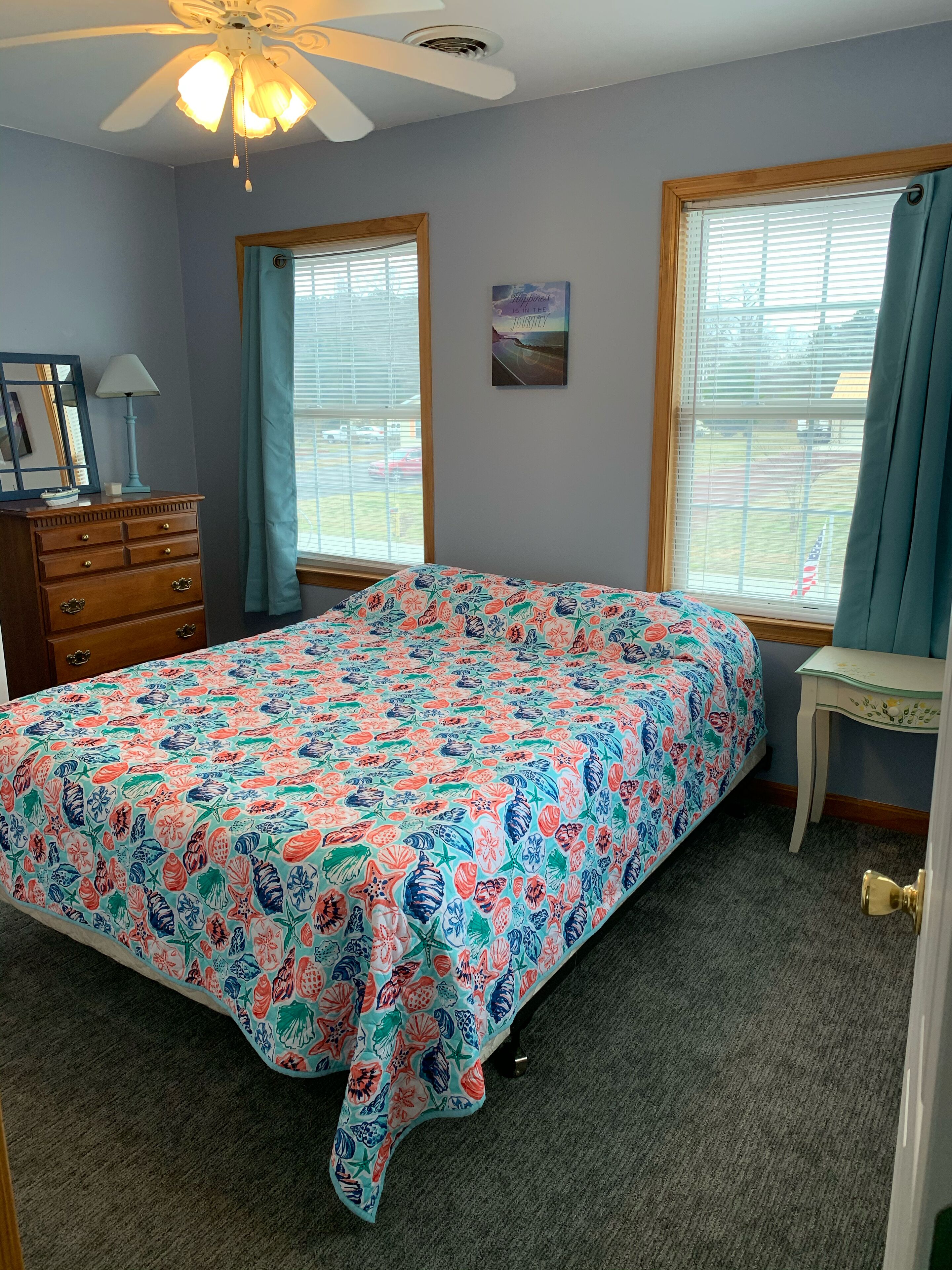 4 bedrooms, iron/ironing board, free WiFi