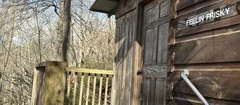 Feelin Frisky? - Hot Tub, Fireplace, Romantic, View, Near Downtown,WiFi, Pets