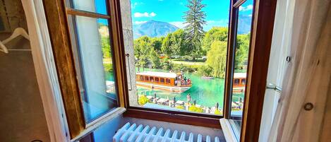 Vue depuis lâhĂ©bergement