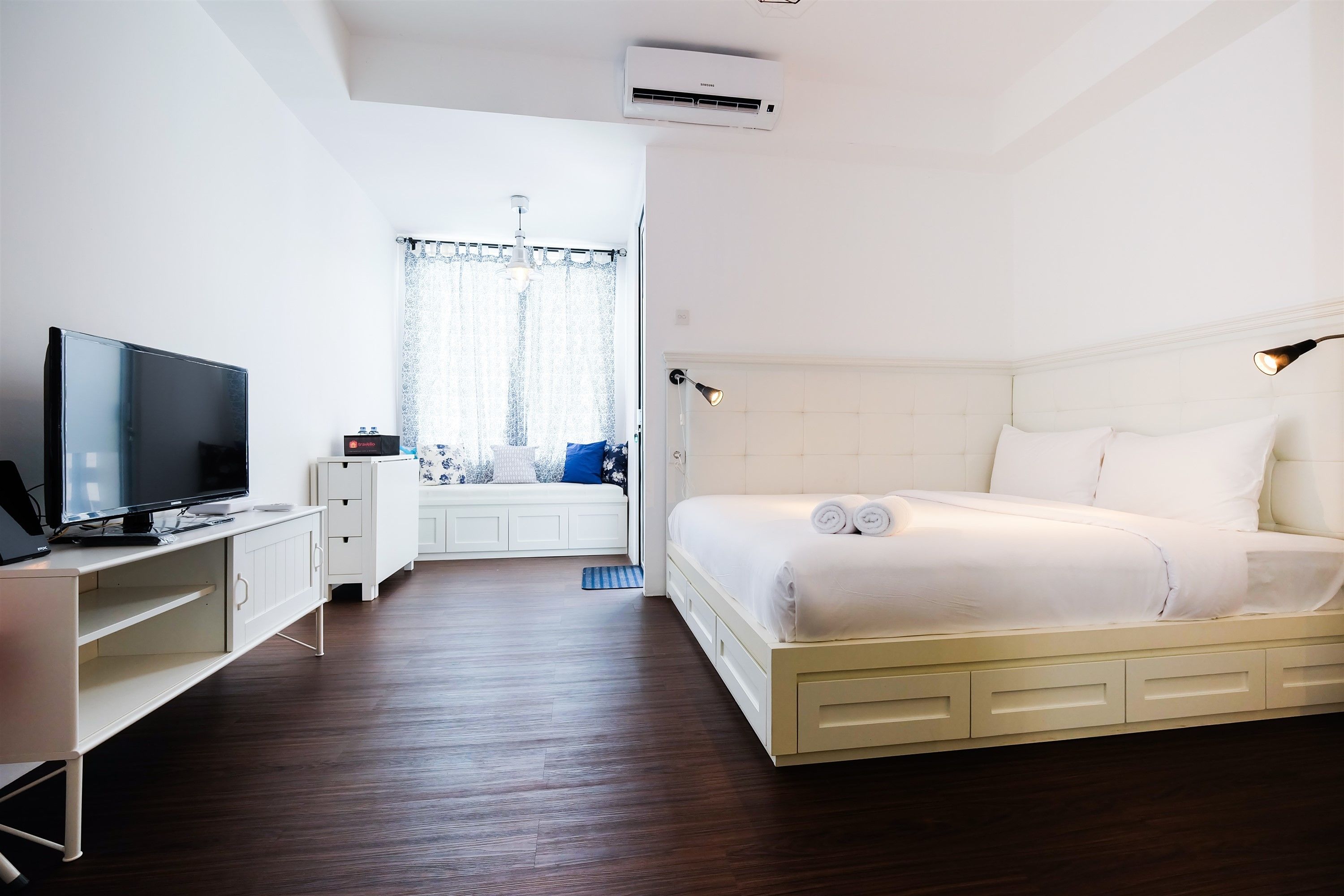 Room amenity