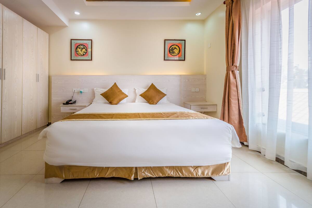Deluxe Double Room | In-room safe, desk, blackout drapes, soundproofing