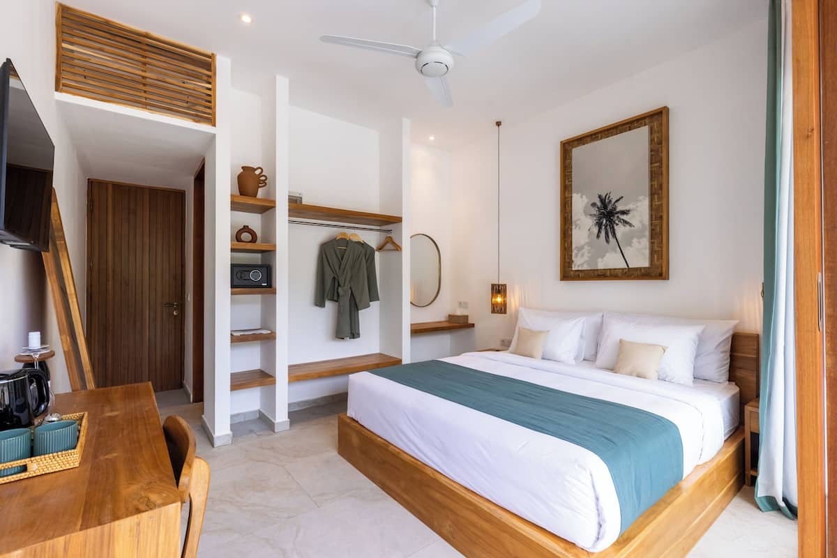 1 bedroom, minibar, in-room safe, desk