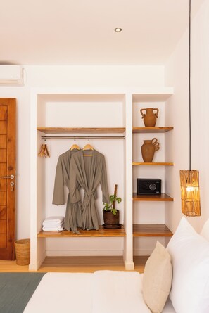 The SIKARA Studio | 1 camera, minibar, una cassaforte in camera, una scrivania