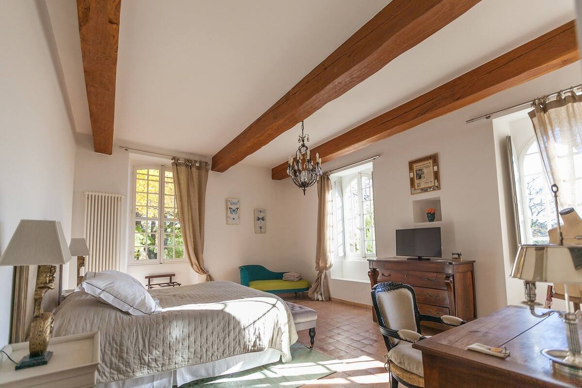 Luxury Double Room, 1 King Bed, Private Bathroom