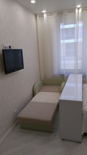 Premium bedding, in-room safe, desk, soundproofing