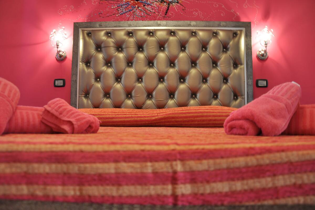 Minibar, in-room safe, free cots/infant beds, free WiFi