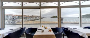 Daily buffet breakfast (EUR 20 per person) - Hotel Silken Palacio Uribarren (Lekeitio)