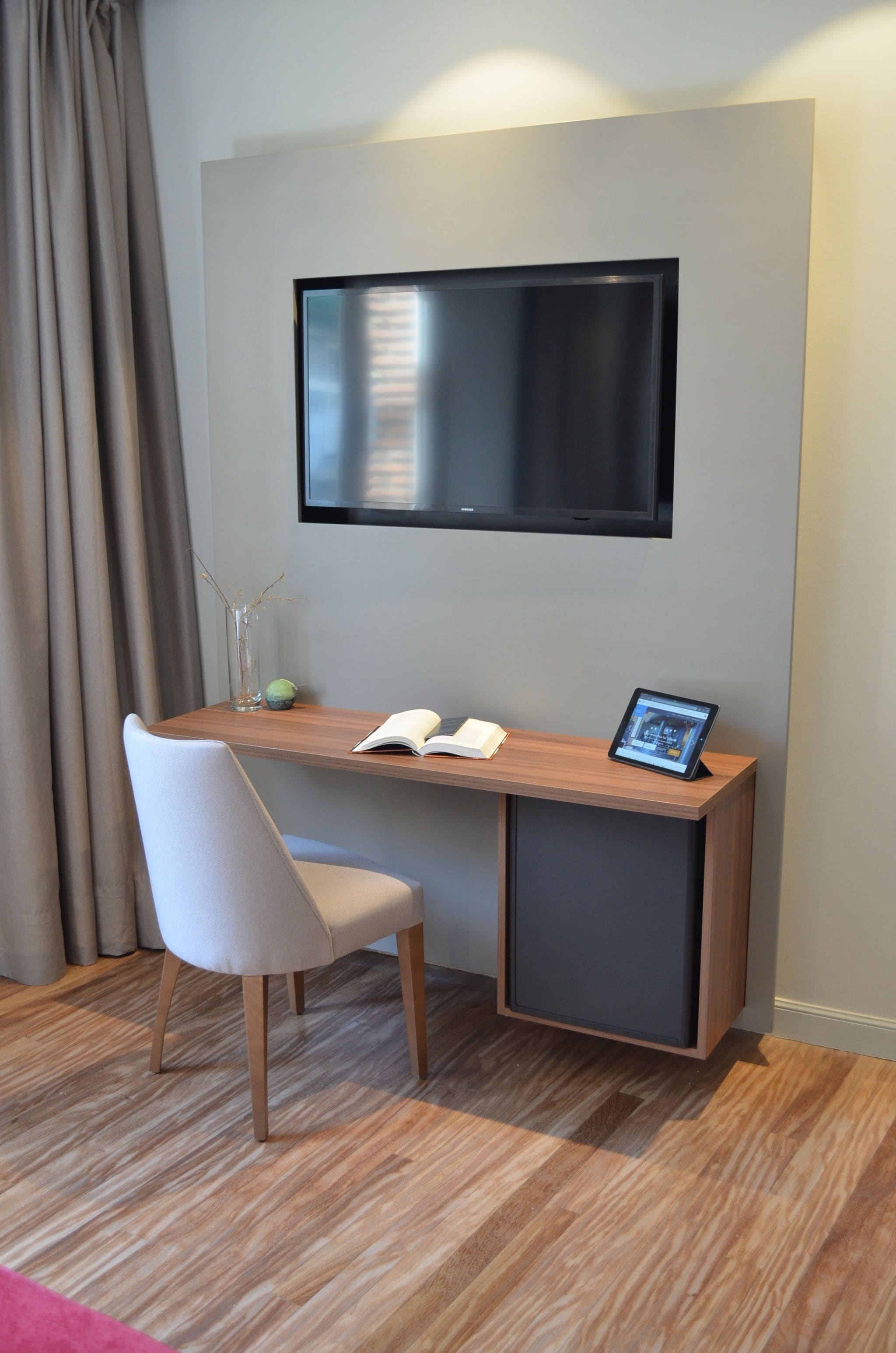 minibar, desk, iron/ironing board, free wifi