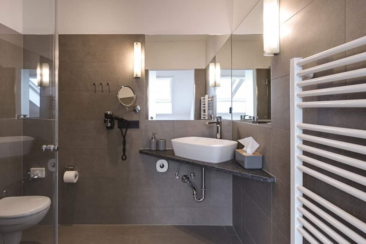 comfort single room | bathroom | hair dryer, towels