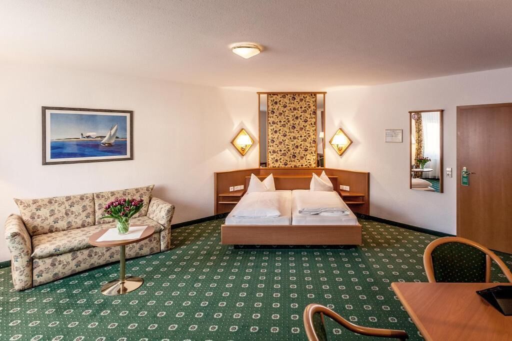 in-room safe, desk, blackout curtains, free wifi