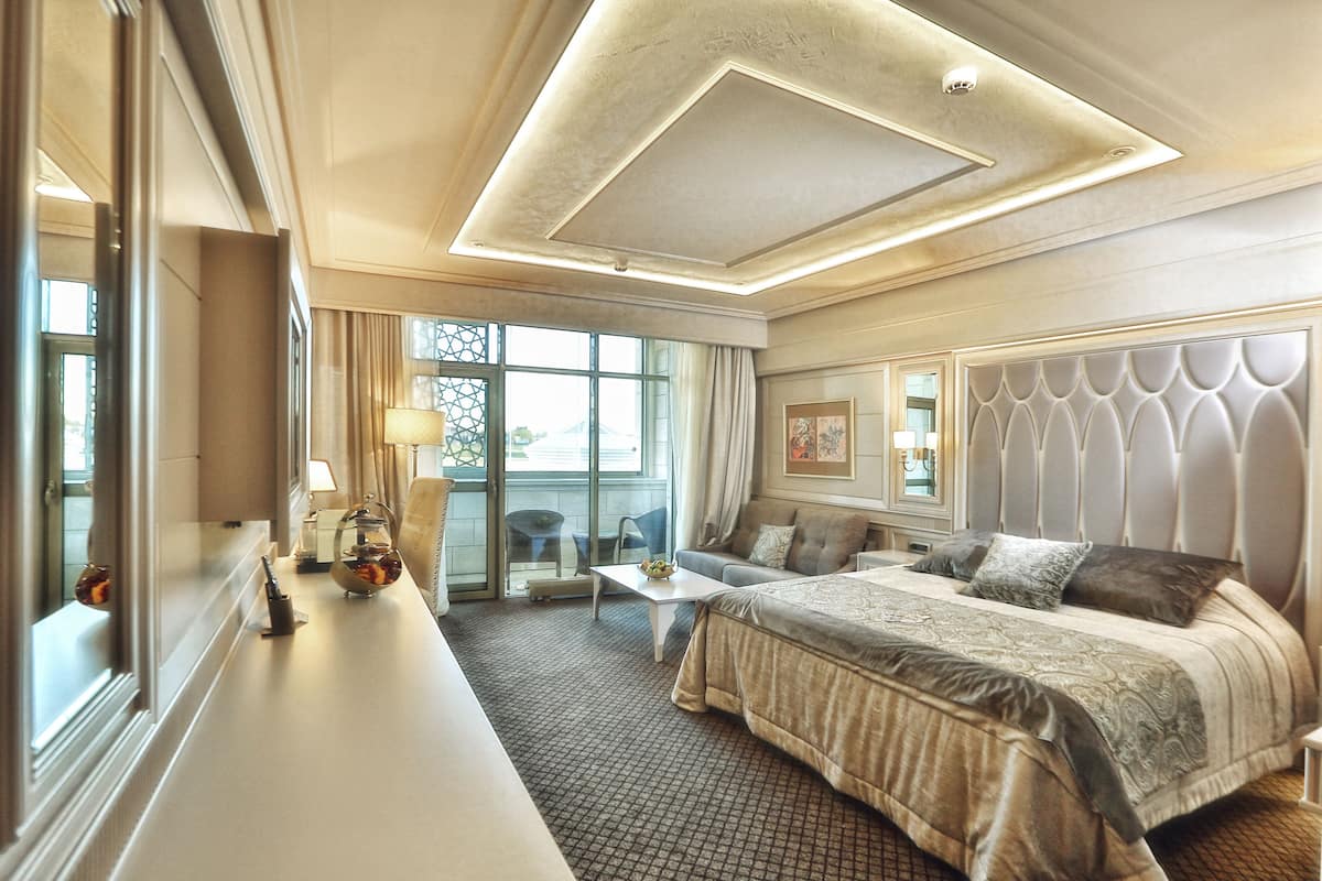 1 bedroom, premium bedding, minibar, in-room safe