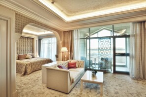 Luxury-Suite, 1 King-Bett | 1 Schlafzimmer, hochwertige Bettwaren, Minibar, Zimmersafe