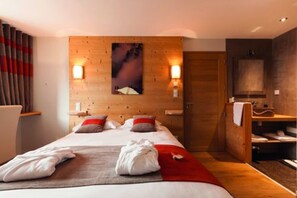 Double Room, Mountain View | Bathroom