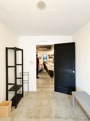 #02 Double Room (Shared Shower Room & Toilet)
