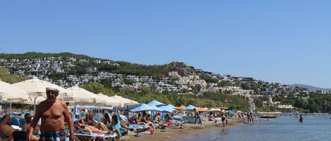 Beach nearby, free beach cabanas, beach shuttle, sun loungers